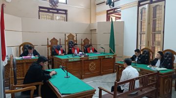 Hakim Tolak Eksepsi Terdakwa Alwi Mujahit (Kadis Kehatan Sumatera Utara)