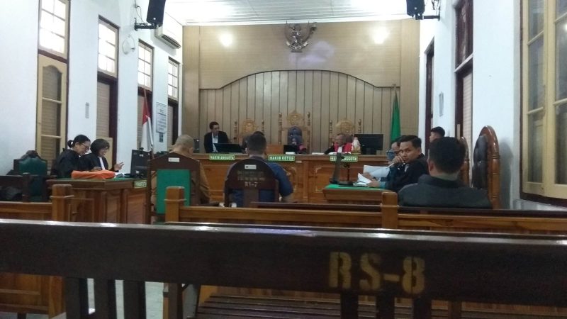 Foto para terdakwa sedang di sidangkan di ruang cakra 9 PN Medan